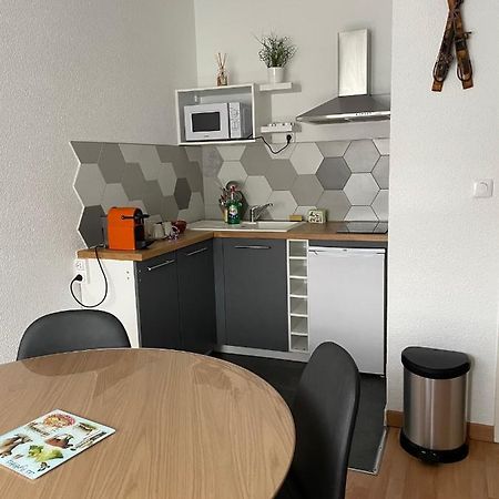 Studio Isard, Wifi Et Parking Gratuit, Navette Gratuite Au Pied De La Residence, Possibilite Forfait Menage Et Location Linge De Lit Et Toilette, A 10 Minutes A Pied Du Centre Ville Font-Romeu-Odeillo-Via Kültér fotó