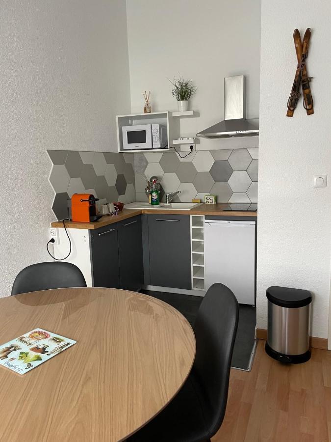 Studio Isard, Wifi Et Parking Gratuit, Navette Gratuite Au Pied De La Residence, Possibilite Forfait Menage Et Location Linge De Lit Et Toilette, A 10 Minutes A Pied Du Centre Ville Font-Romeu-Odeillo-Via Kültér fotó